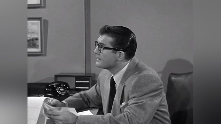 Superman: Review: The Girl Who Hired Superman